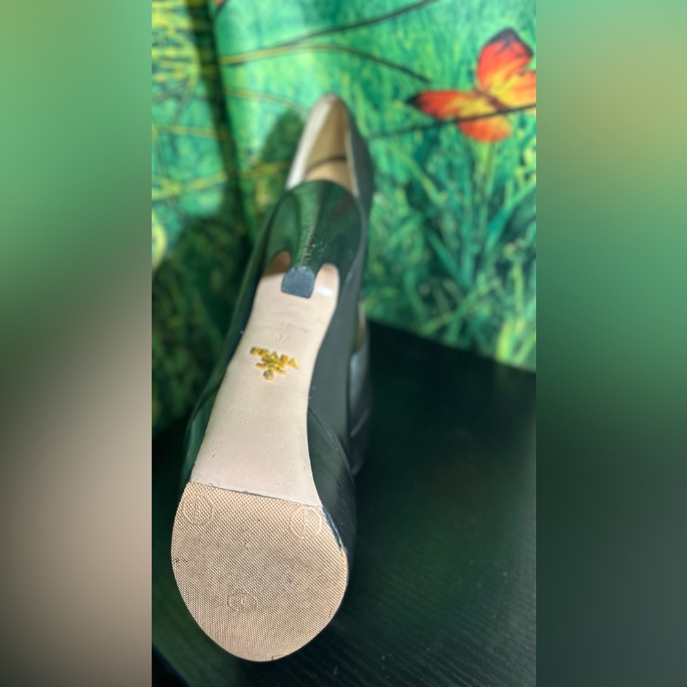 Prada Black Leather Classic Peep-Toe Platform Authentic Heels: No Box - Picture 10 of 11